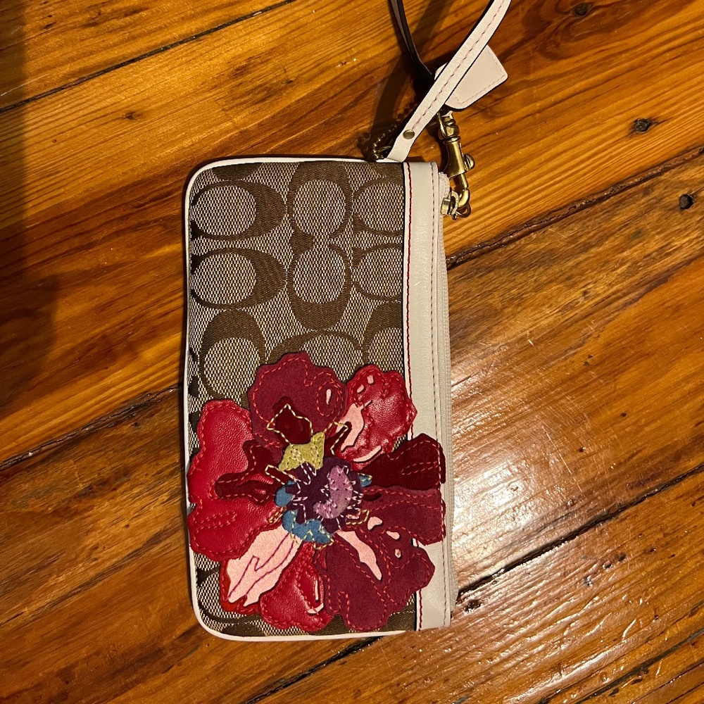 Vintage COACH Poppy Wristlet